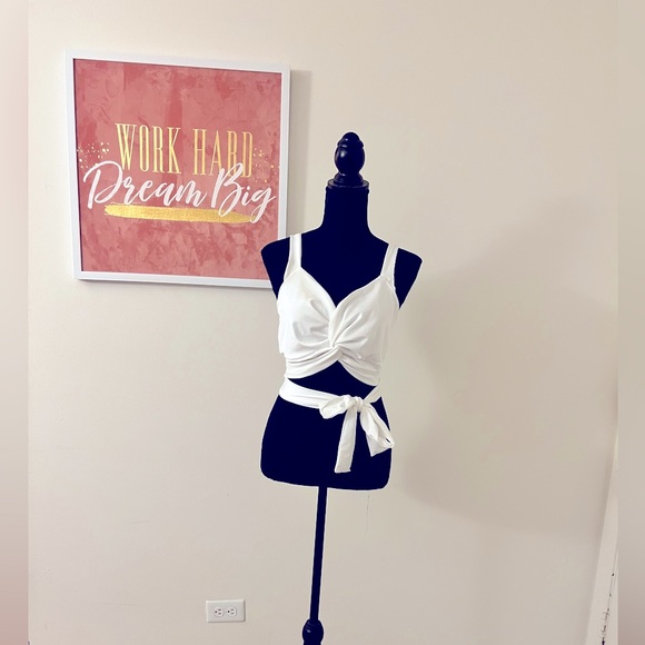 Cropped Top - Picture 1 of 5